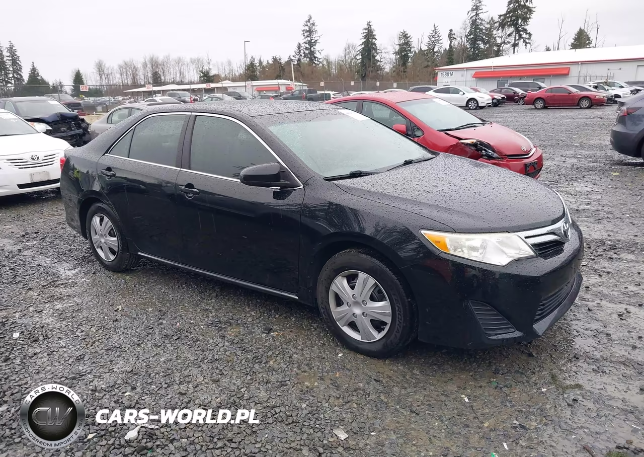 2012 Toyota Camry Le – zdjęcie 1 z 18