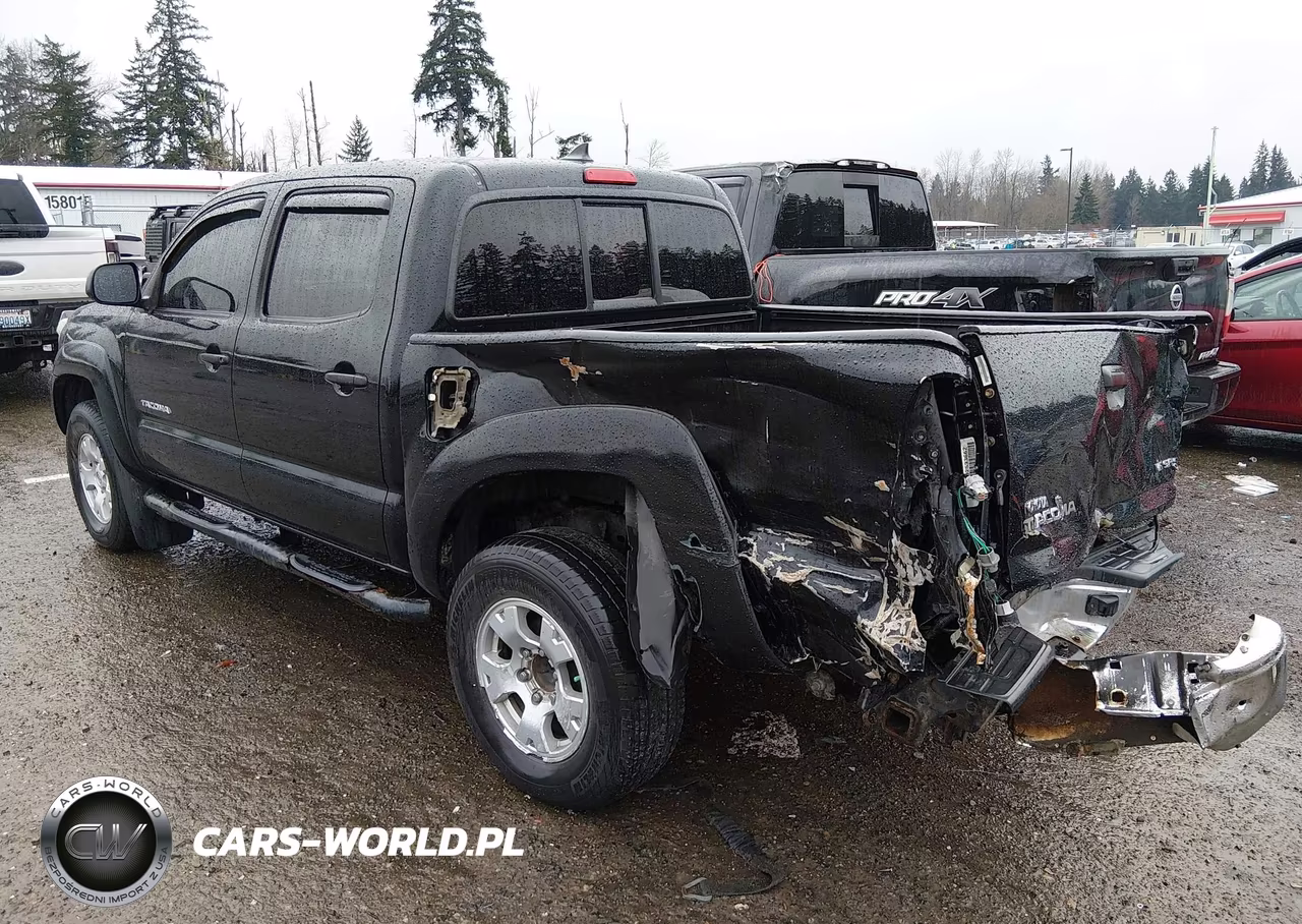 2014 Toyota Tacoma Base V6 VIN:3TMLU4EN9EM134104 - 3