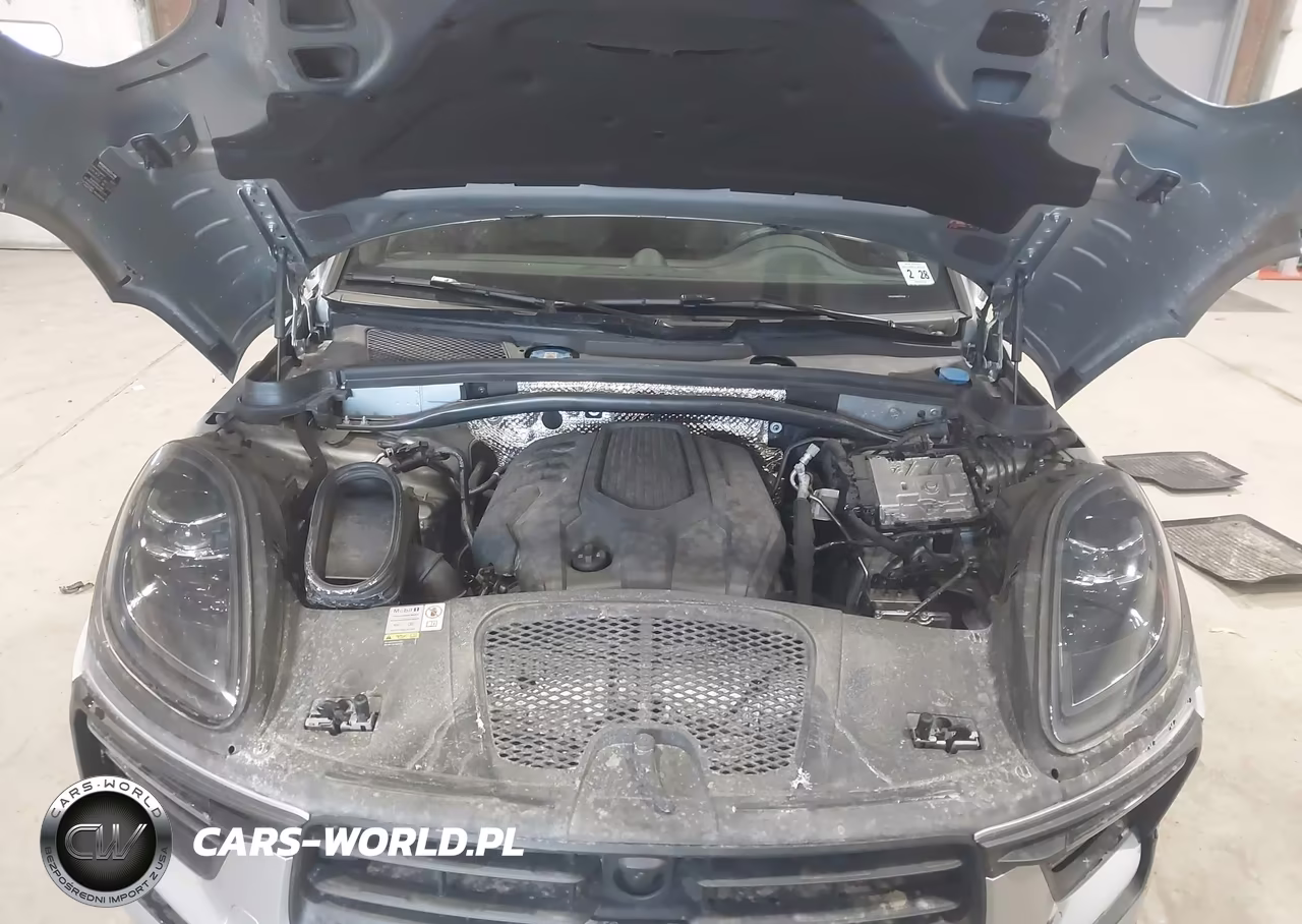 2023 Porsche Macan T VIN:WP1AA2A58PLB11426 - 10