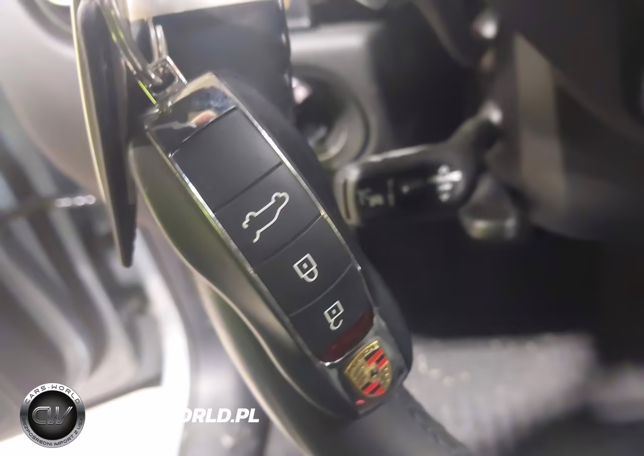 2023 Porsche Macan T VIN:WP1AA2A58PLB11426 - 11