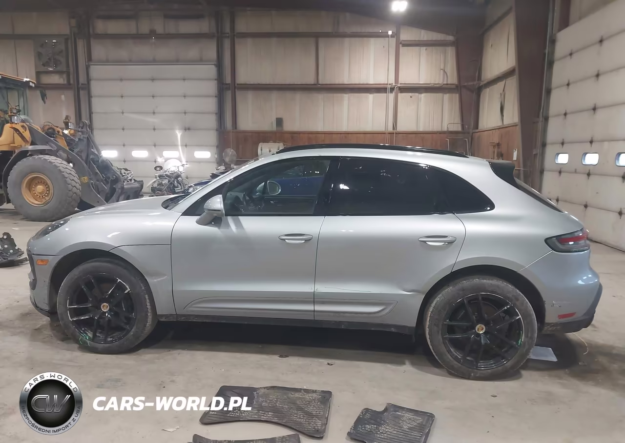 2023 Porsche Macan T VIN:WP1AA2A58PLB11426 - 14