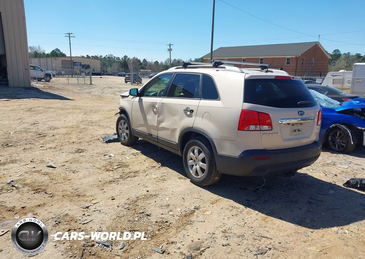 2012 Kia Sorento Lx VIN:5XYKT4A69CG206183 - 3