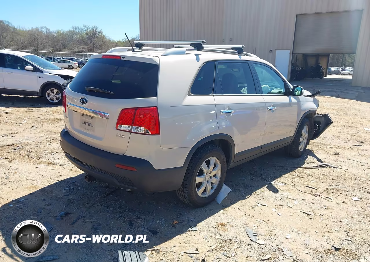 2012 Kia Sorento Lx VIN:5XYKT4A69CG206183 - 4
