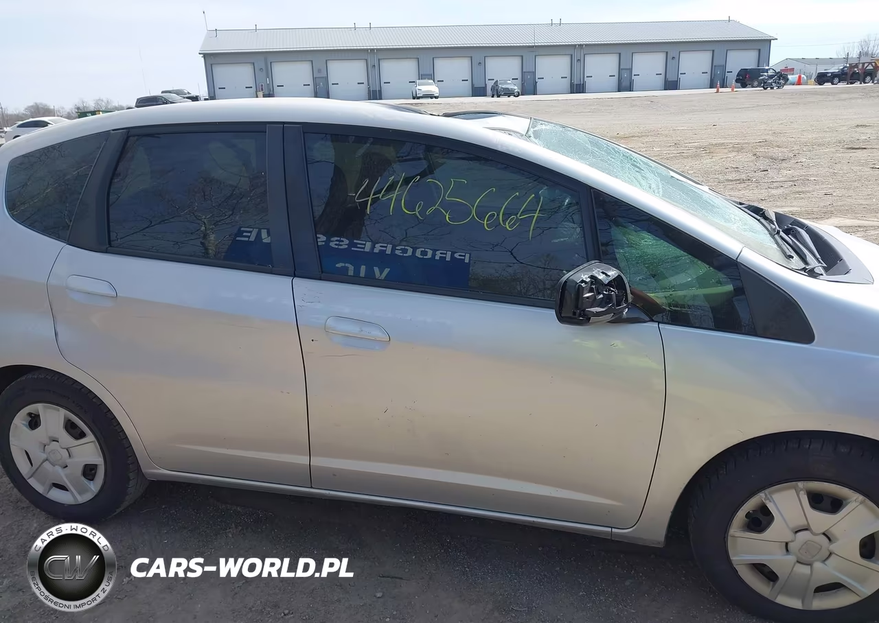 2013 Honda Fit VIN:JHMGE8H3XDC017341 - 13