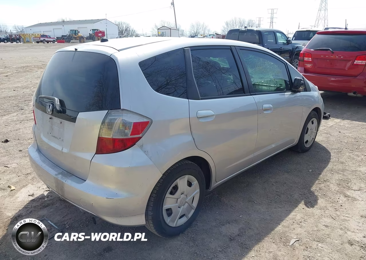 2013 Honda Fit VIN:JHMGE8H3XDC017341 - 4