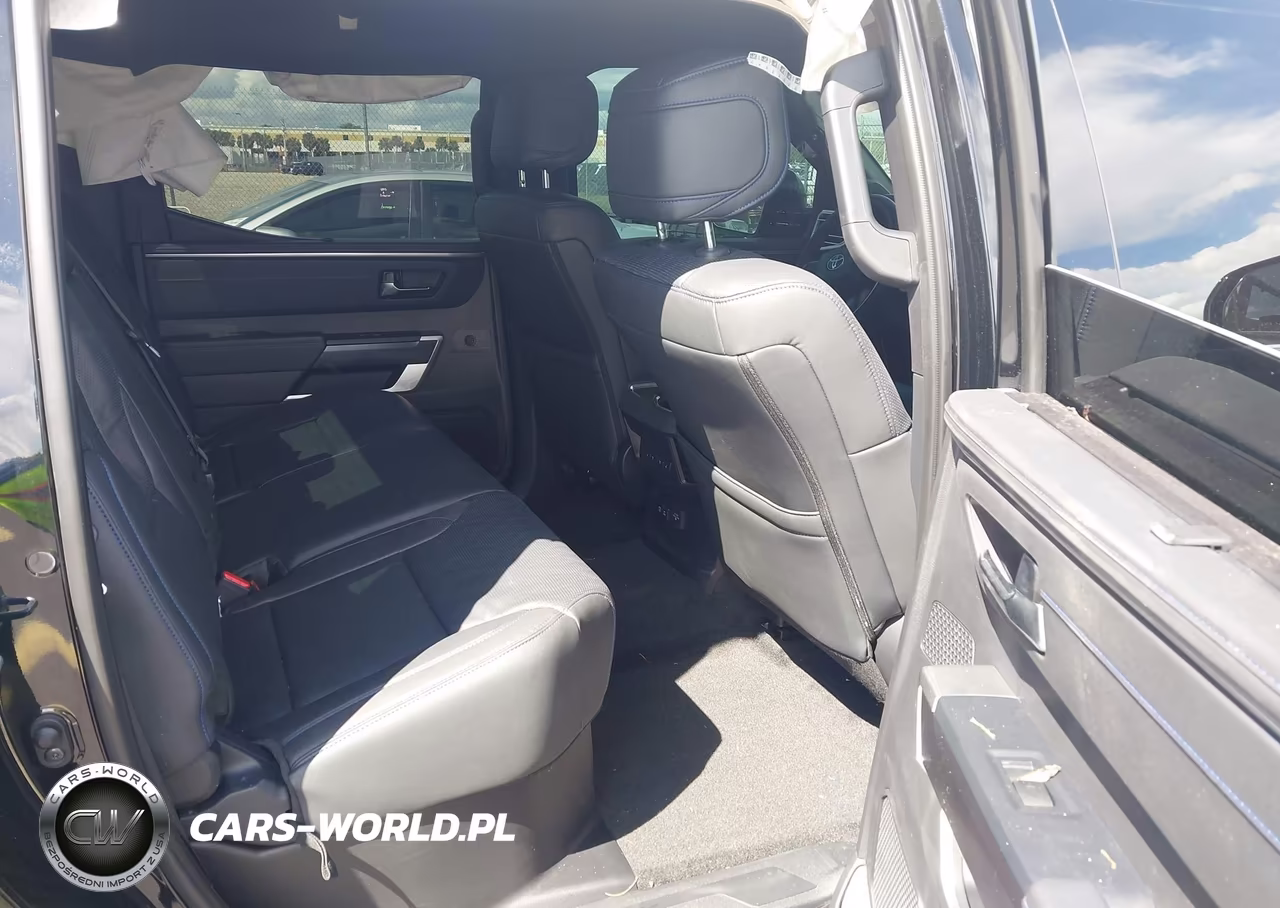 2025 Toyota Tundra Platinum VIN:5TFNA5DB2SX318076 - 8