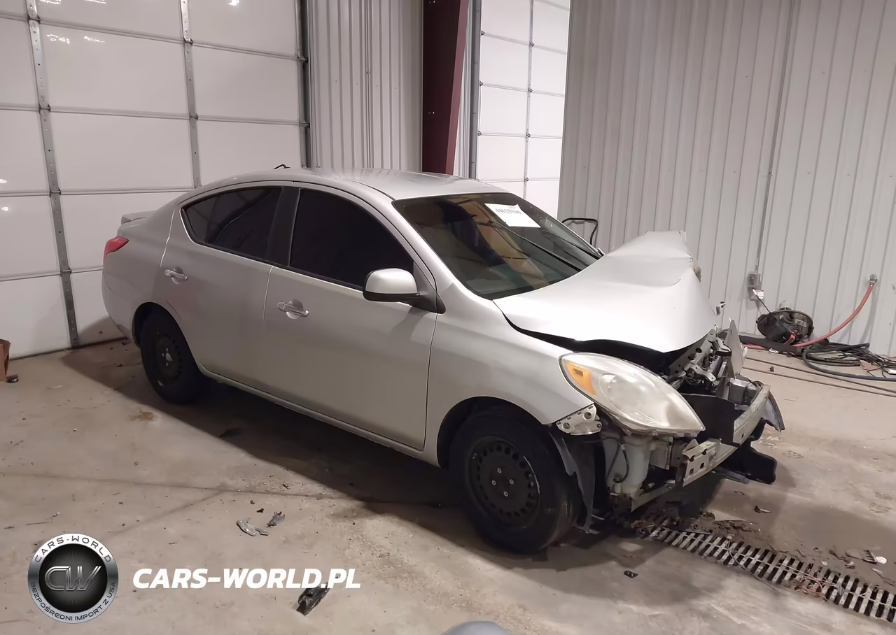 2013 Nissan Versa 1.6 Sv