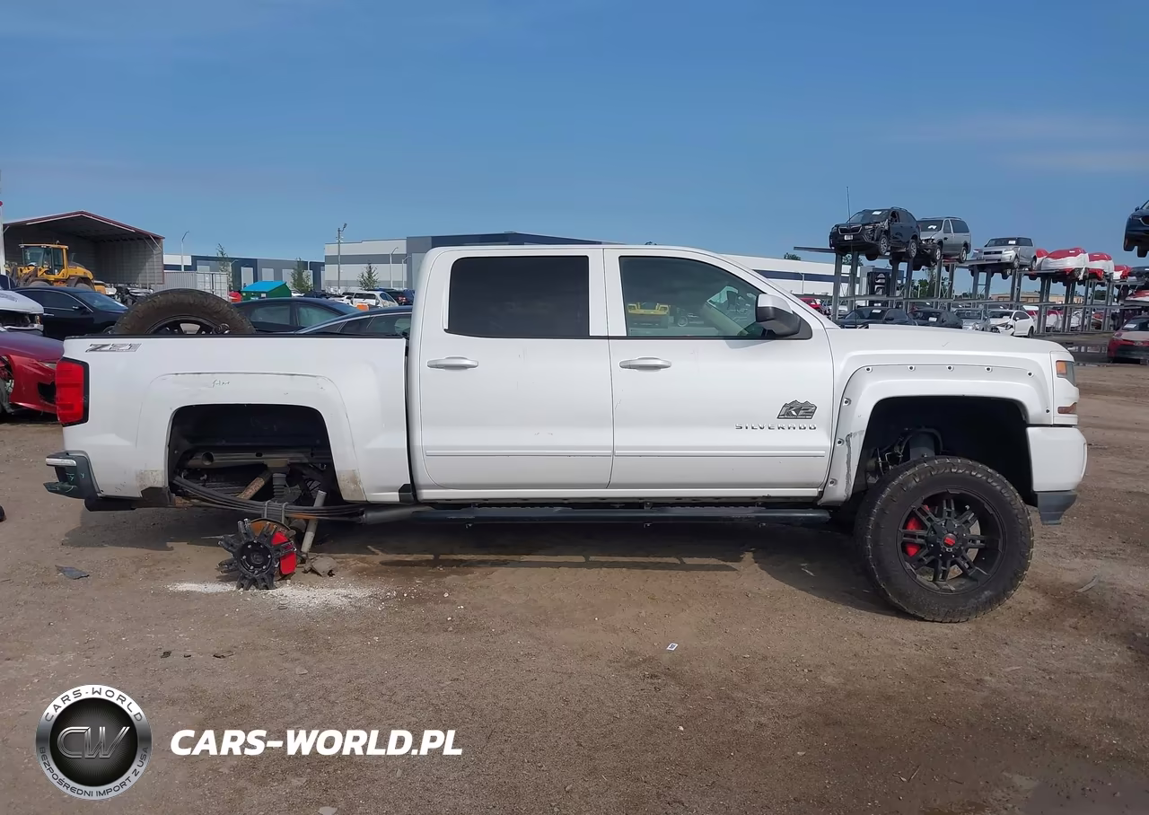 2018 Chevrolet Silverado 1500 2Lt VIN:3GCUKREC7JG285313 - 14