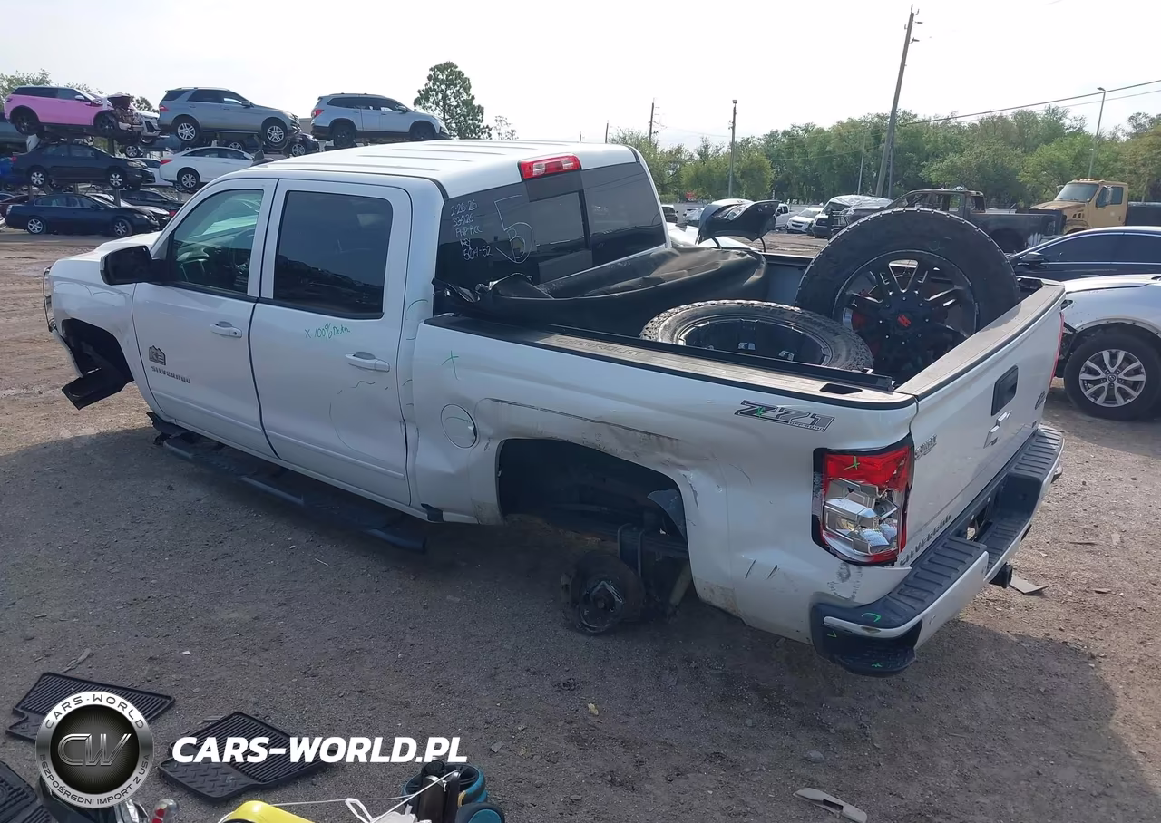 2018 Chevrolet Silverado 1500 2Lt VIN:3GCUKREC7JG285313 - 3