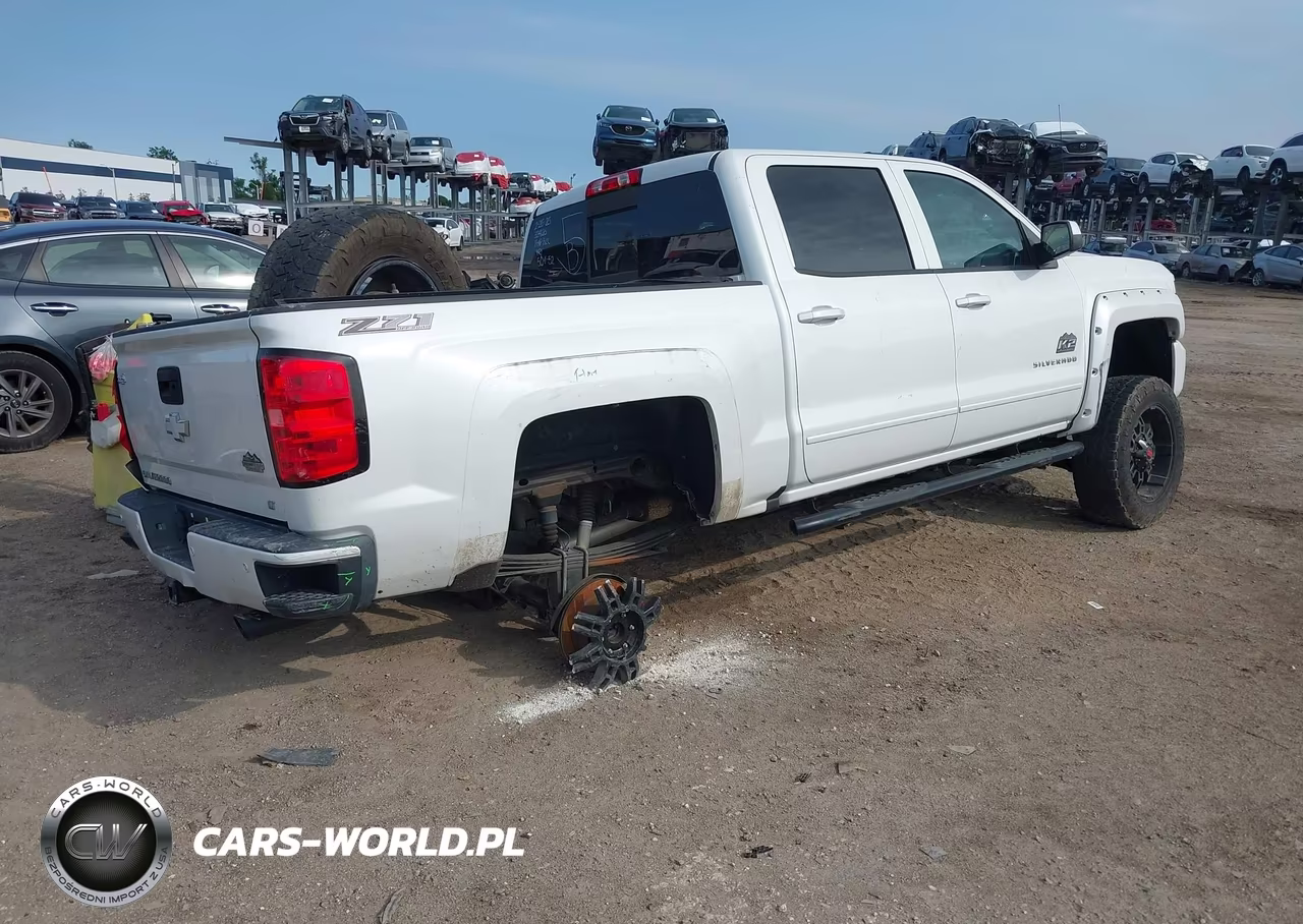 2018 Chevrolet Silverado 1500 2Lt VIN:3GCUKREC7JG285313 - 4