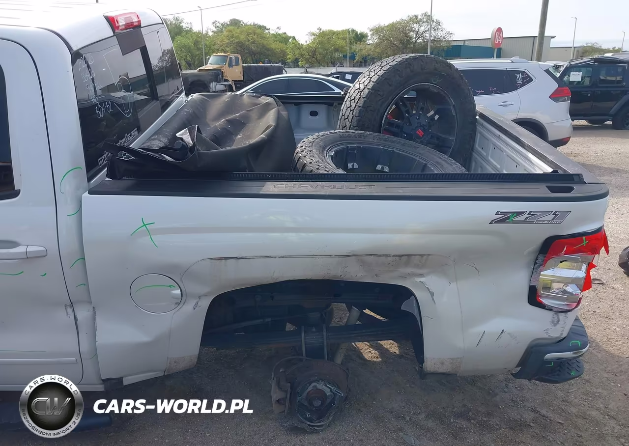 2018 Chevrolet Silverado 1500 2Lt VIN:3GCUKREC7JG285313 - 6