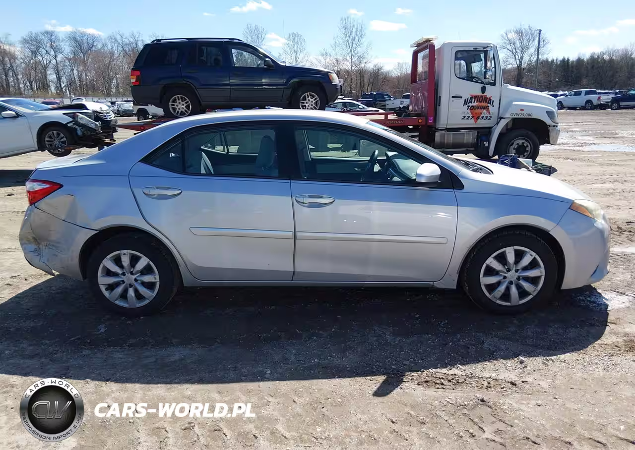 2015 Toyota Corolla Le VIN:2T1BURHE6FC350152 - 12