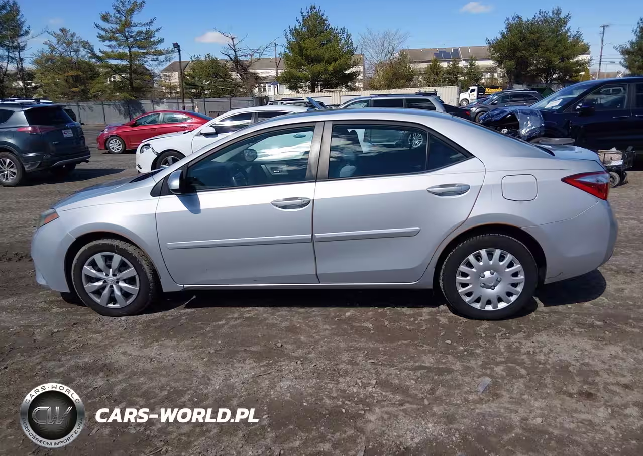 2015 Toyota Corolla Le VIN:2T1BURHE6FC350152 - 13