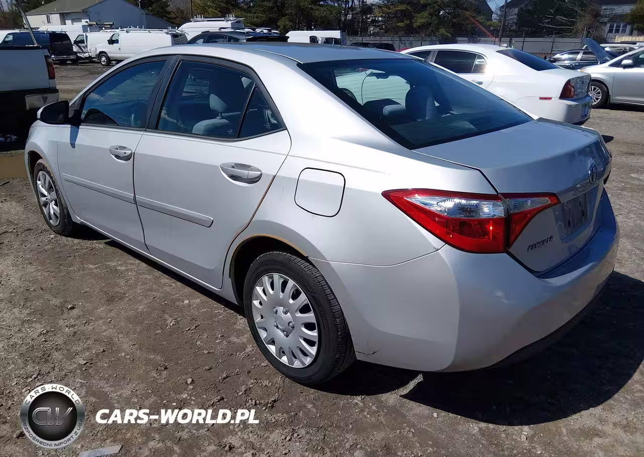 2015 Toyota Corolla Le VIN:2T1BURHE6FC350152 - 3
