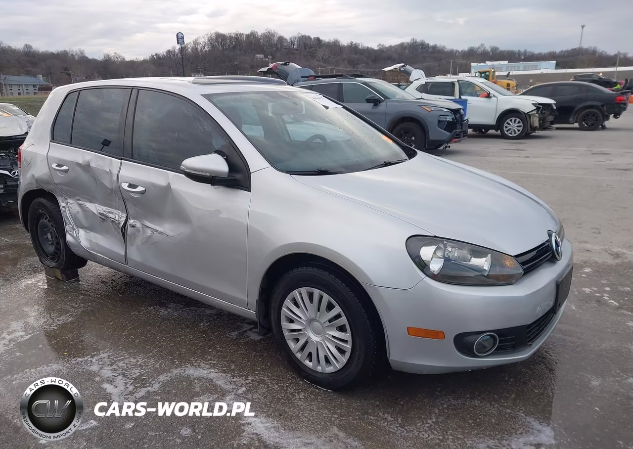 2013 Volkswagen Golf 2.5L 4-Door
