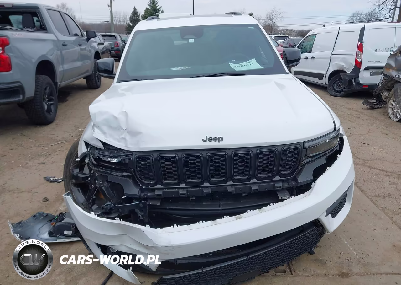 2023 Jeep Grand Cherokee Altitude X 4X4 VIN:1C4RJHAGXPC609717 - 13