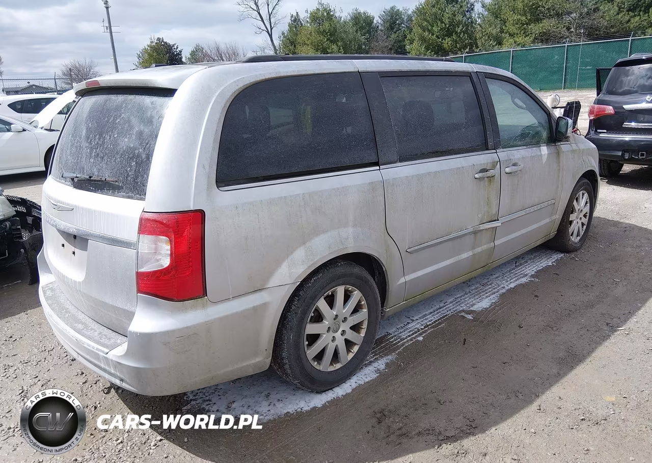 2011 Chrysler Town & Country Touring-L VIN:2A4RR8DG2BR798975 - 4