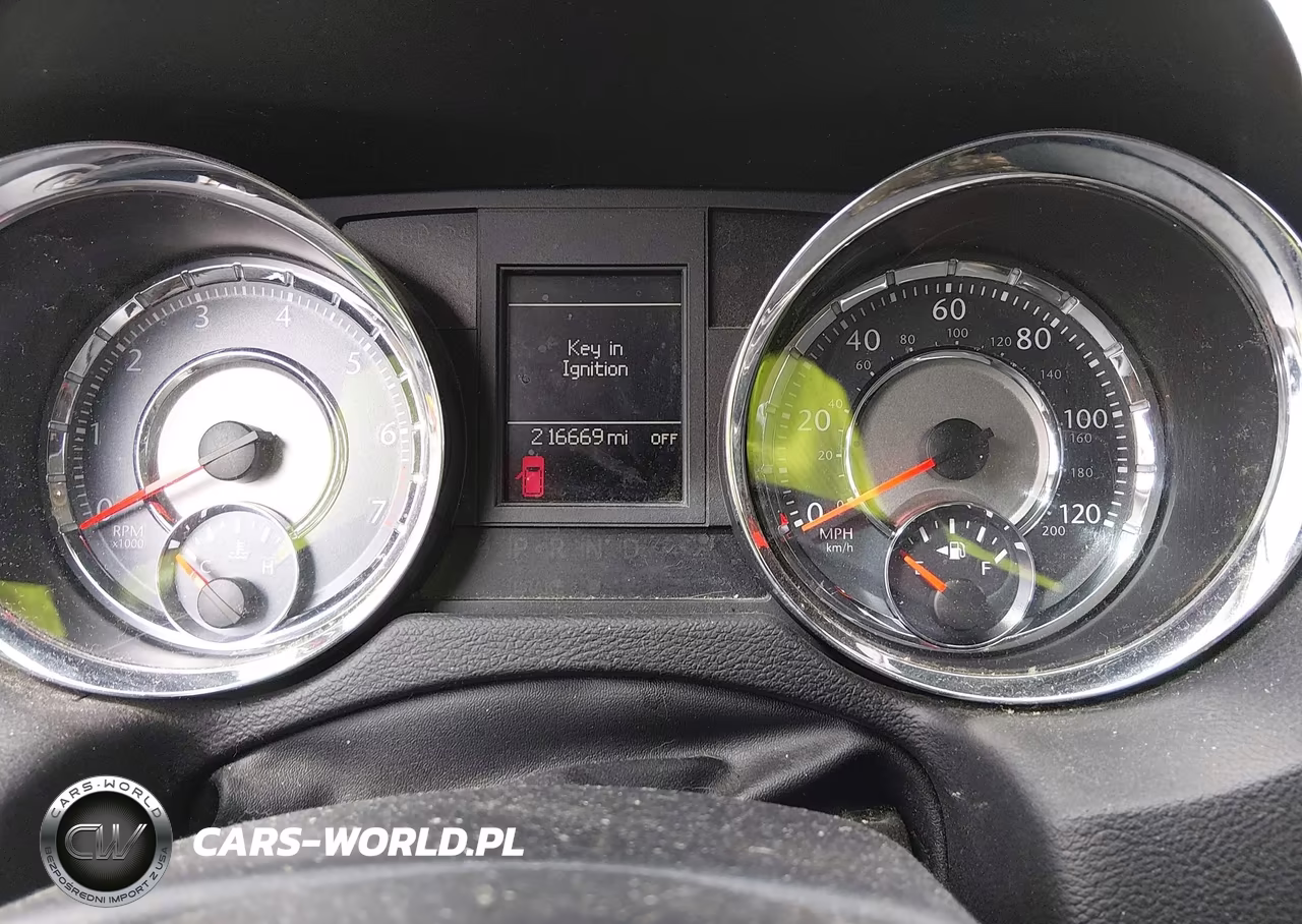 2011 Chrysler Town & Country Touring-L VIN:2A4RR8DG2BR798975 - 7