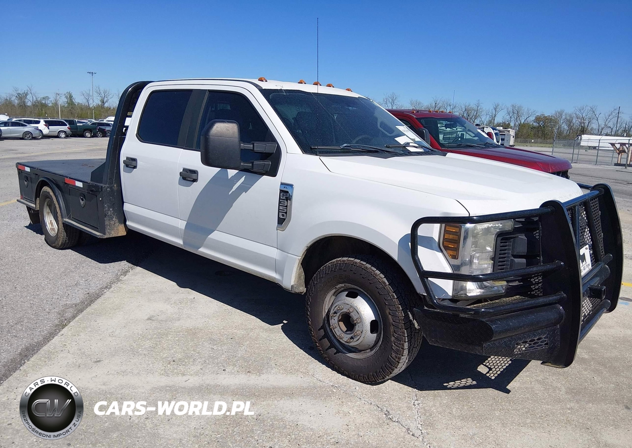 2019 Ford F-350 Chassis Xl