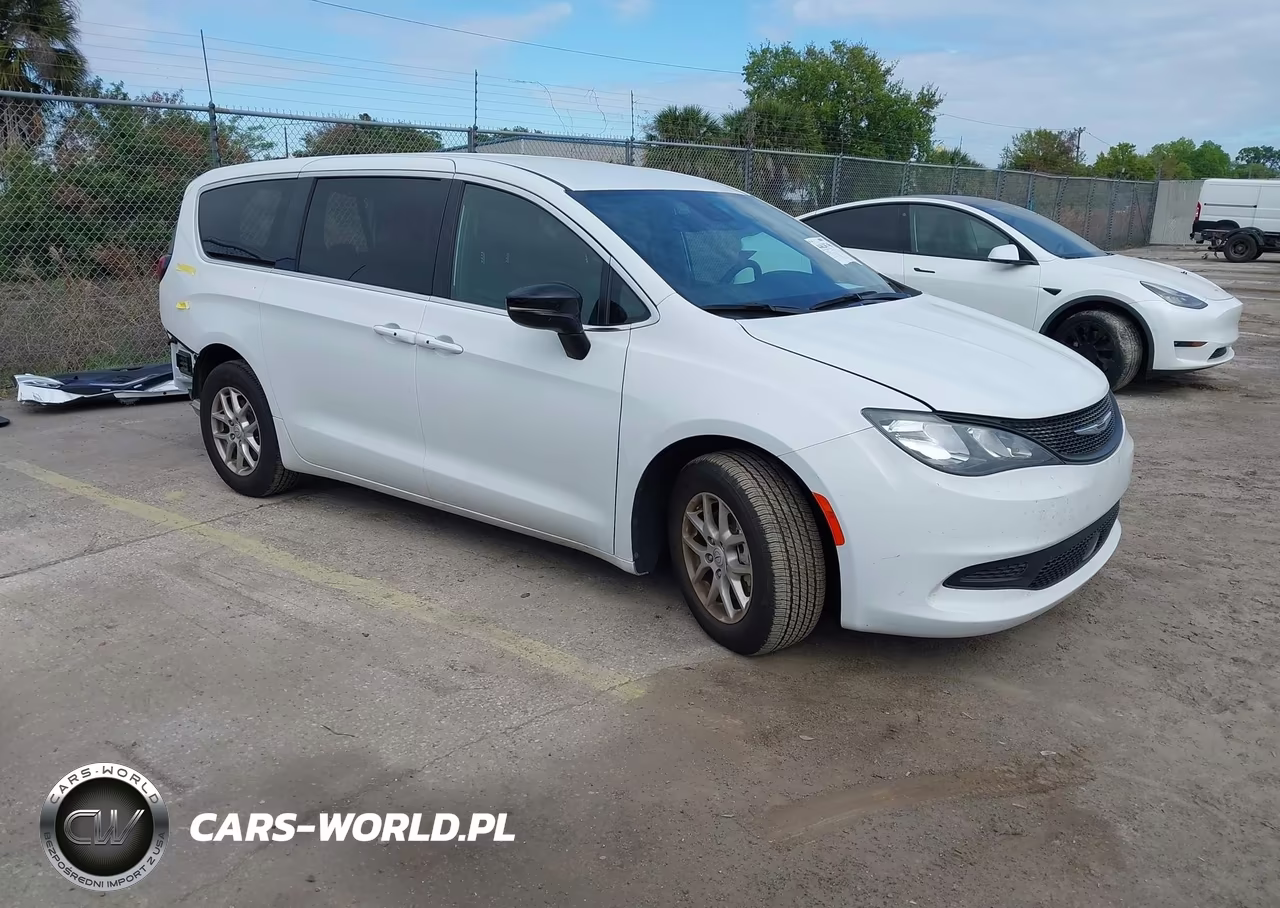 2025 Chrysler Voyager Lx