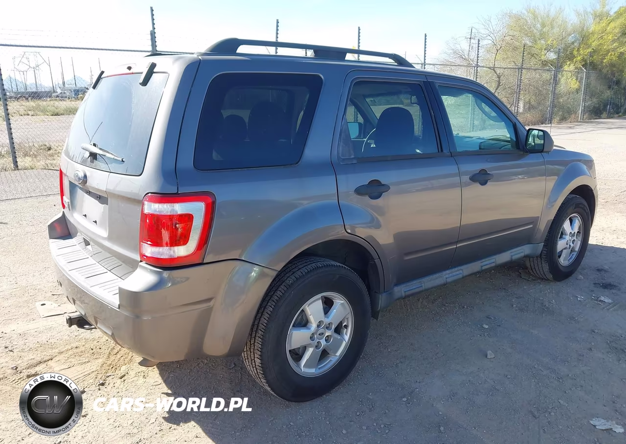 2010 Ford Escape Xlt VIN:1FMCU9D72AKC96346 - 4