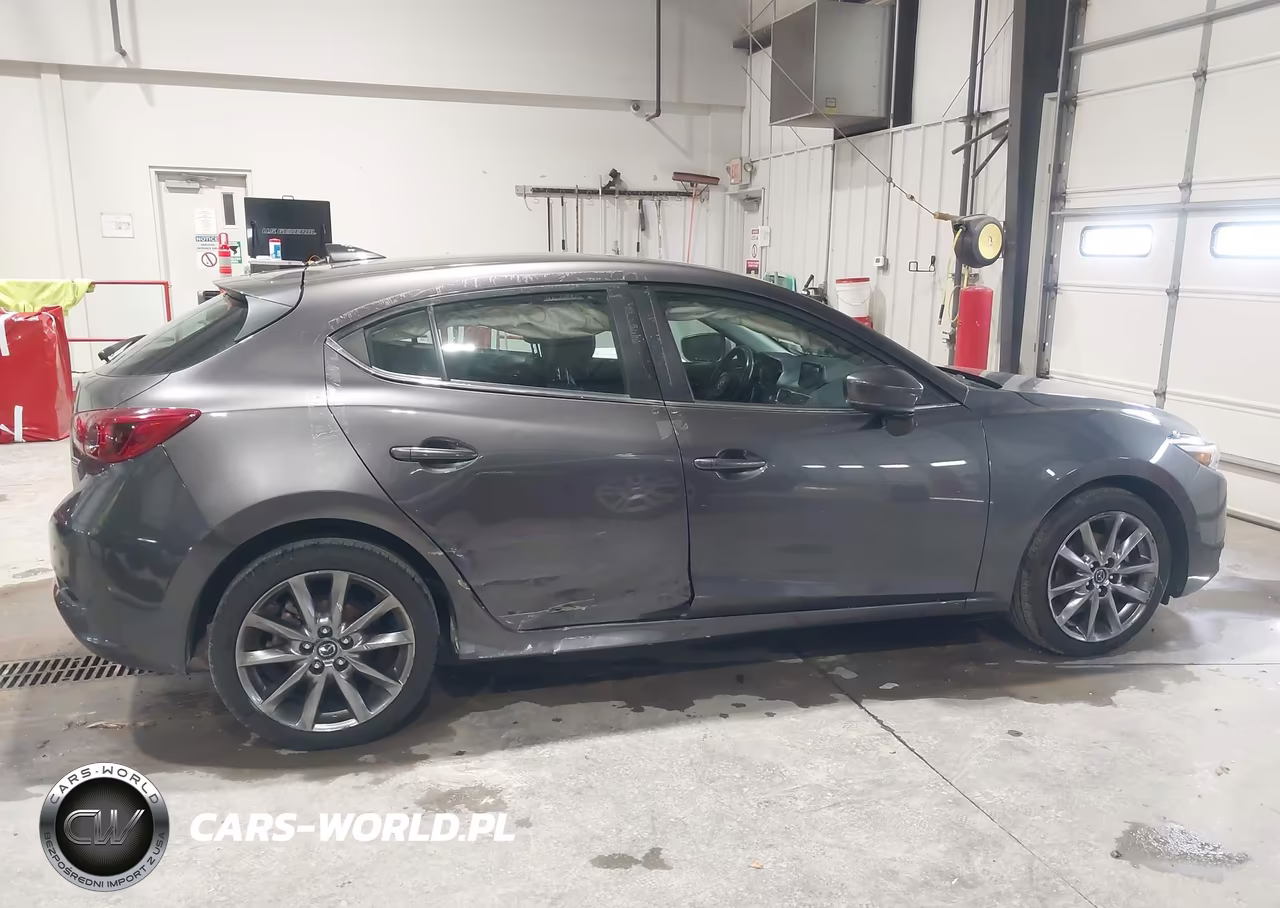 2018 Mazda Mazda3 Grand Touring VIN:3MZBN1M3XJM189613 - 13