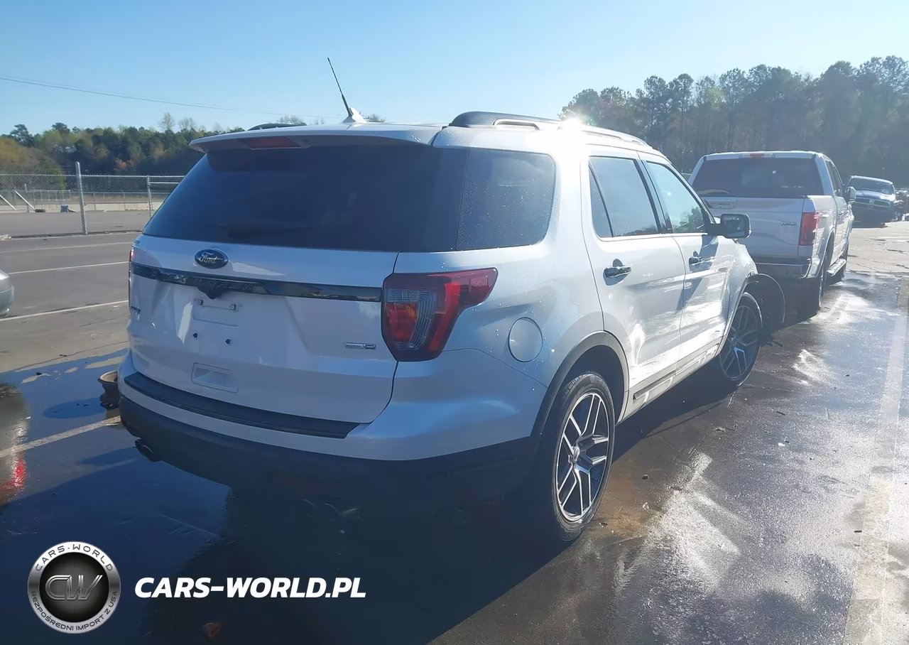 2018 Ford Explorer Sport VIN:1FM5K8GT2JGB96090 - 4