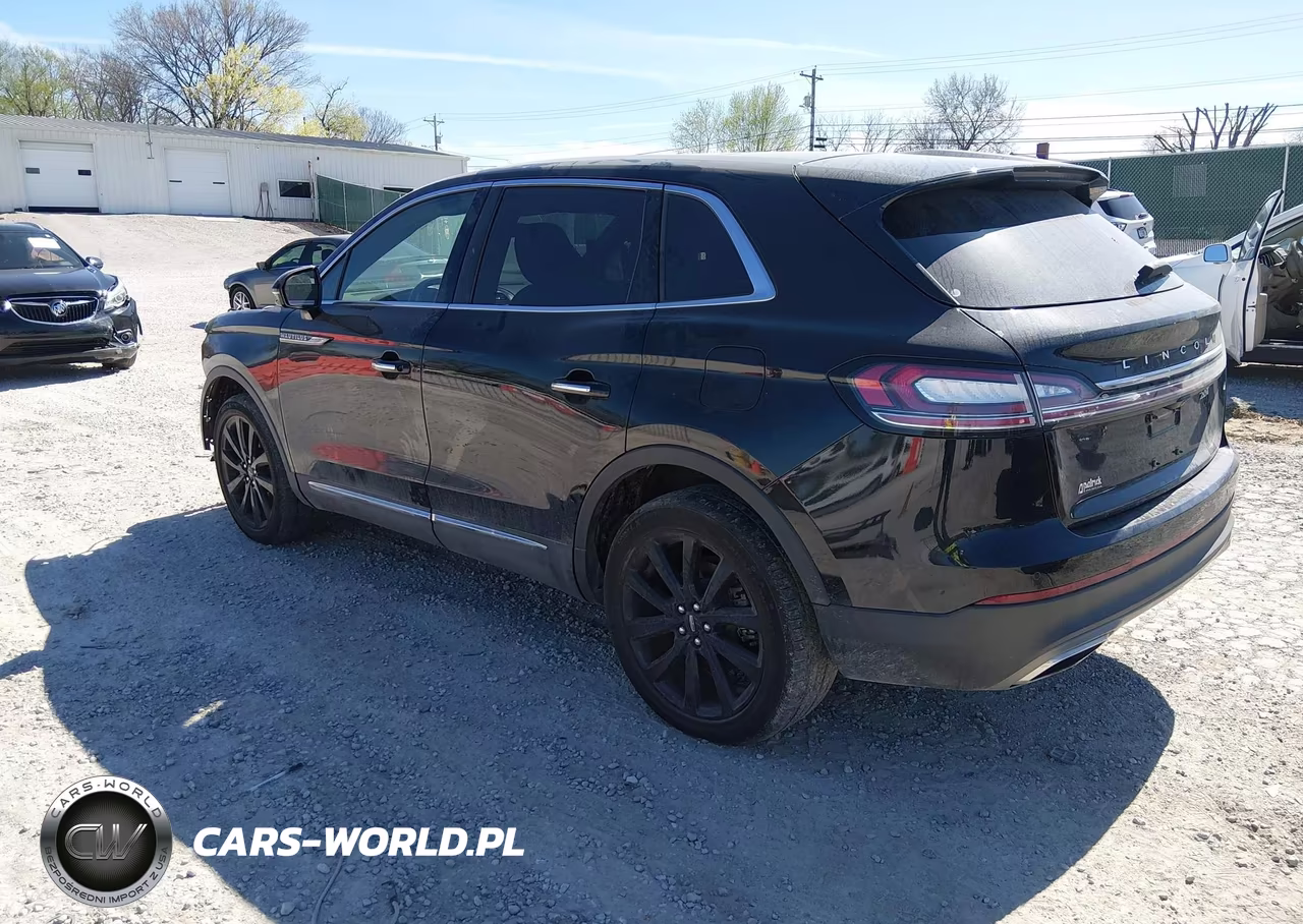 2020 Lincoln Nautilus Reserve VIN:2LMPJ6K98LBL12578 - 3