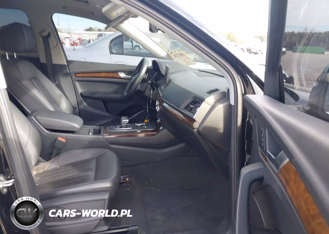 2020 Audi Q5 Premium 45 Tfsi Quattro S Tronic-Titanium Premium 45 Tfsi Quattro S Tronic VIN:WA1ANAFYXL2037083 - 5