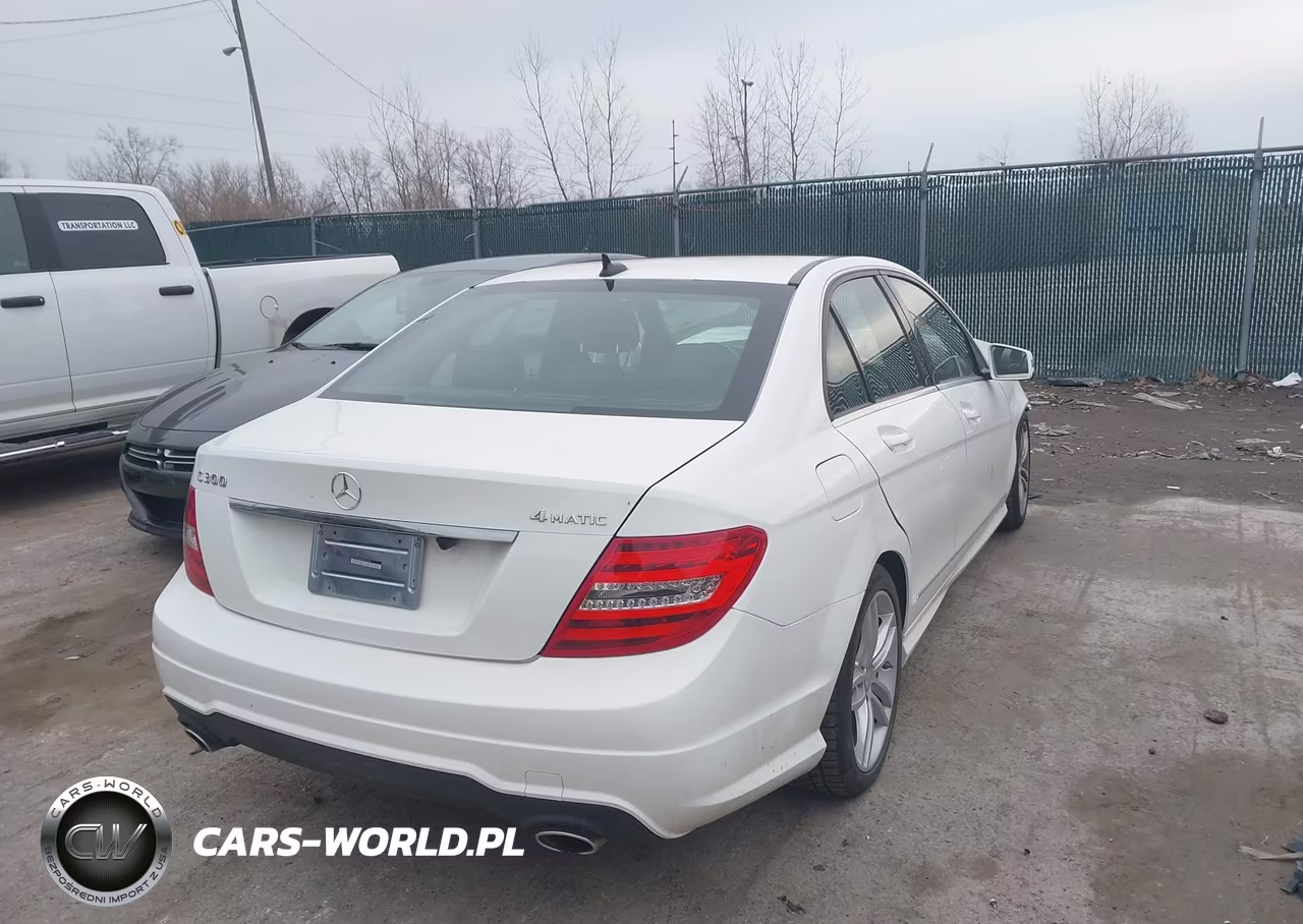 2013 Mercedes-Benz C 300 Sport 4Matic VIN:WDDGF8AB0DR253631 - 4