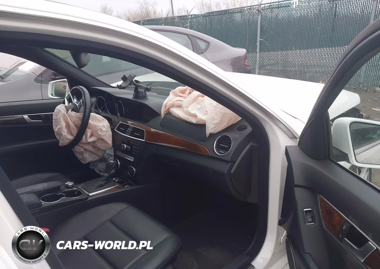 2013 Mercedes-Benz C 300 Sport 4Matic VIN:WDDGF8AB0DR253631 - 5