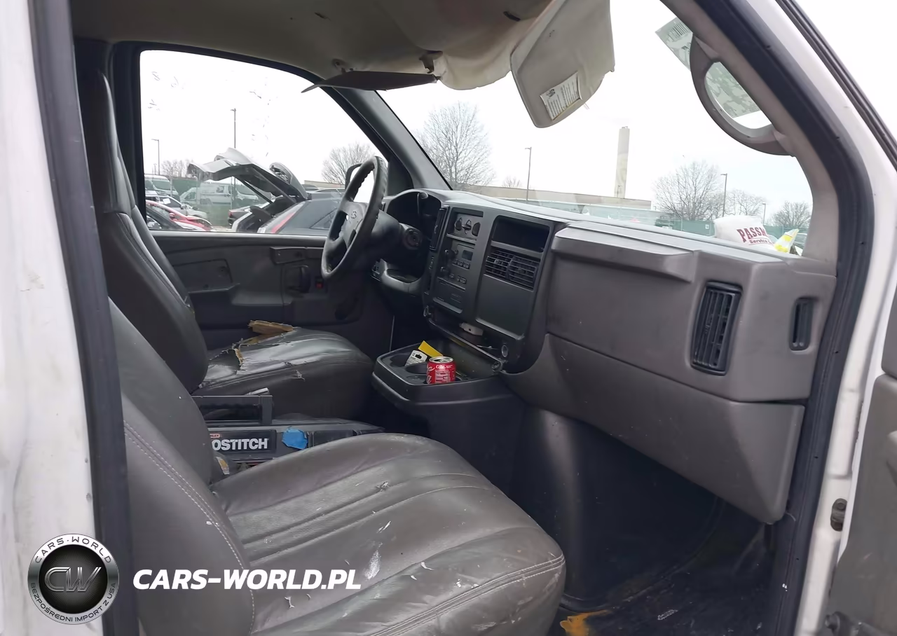 2007 Chevrolet Express Work Van VIN:1GCFG15X371100731 - 5