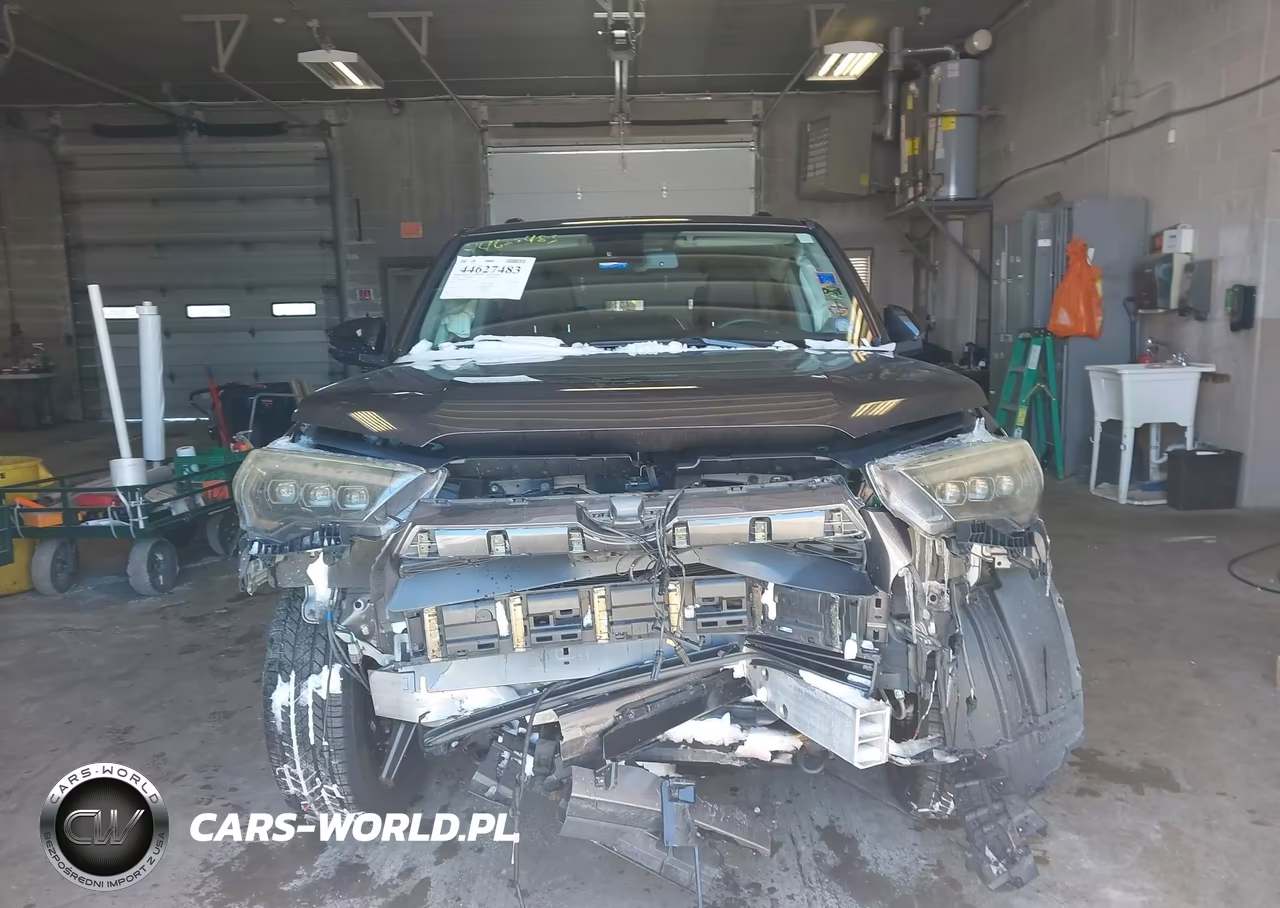 2020 Toyota 4Runner Nightshade Special Edition VIN:JTEBU5JR9L5739216 - 12