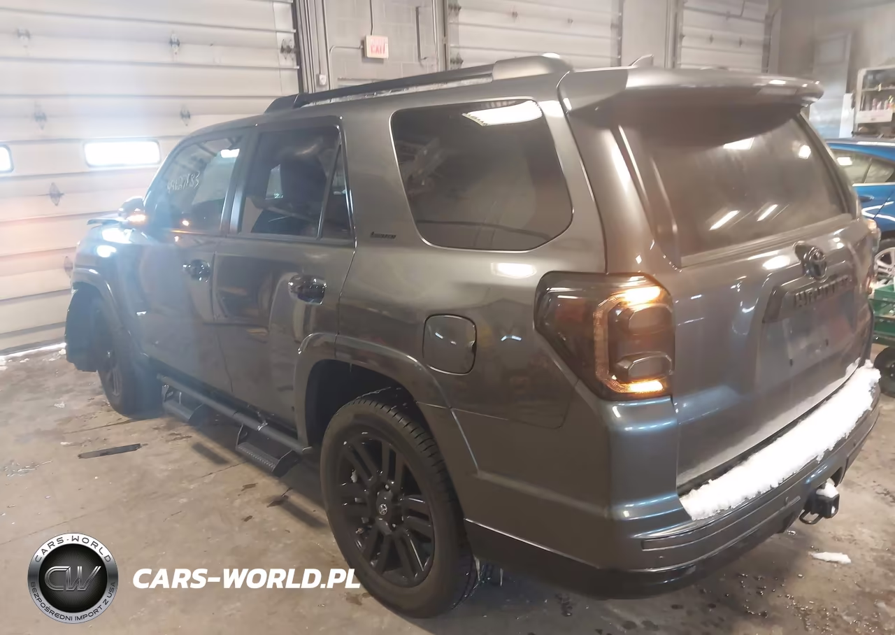 2020 Toyota 4Runner Nightshade Special Edition VIN:JTEBU5JR9L5739216 - 3