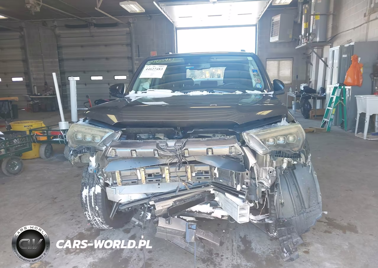 2020 Toyota 4Runner Nightshade Special Edition VIN:JTEBU5JR9L5739216 - 6