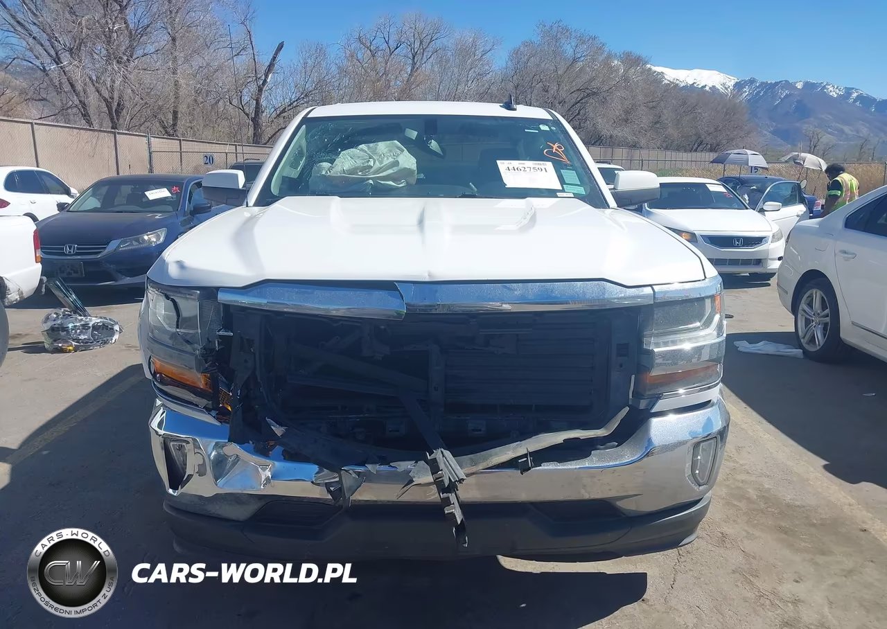 2018 Chevrolet Silverado 1500 1Lt VIN:3GCUCRER9JG105220 - 12