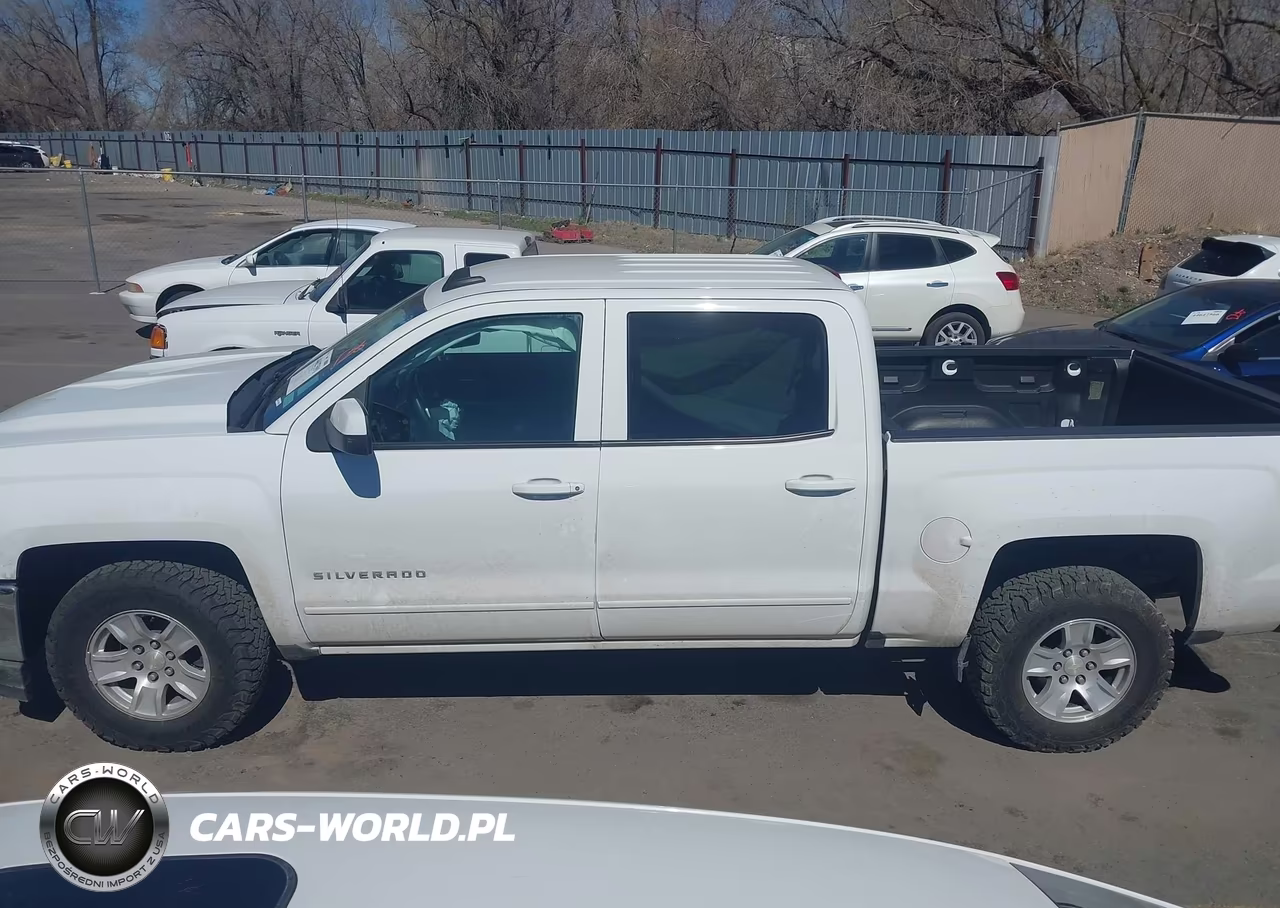2018 Chevrolet Silverado 1500 1Lt VIN:3GCUCRER9JG105220 - 14