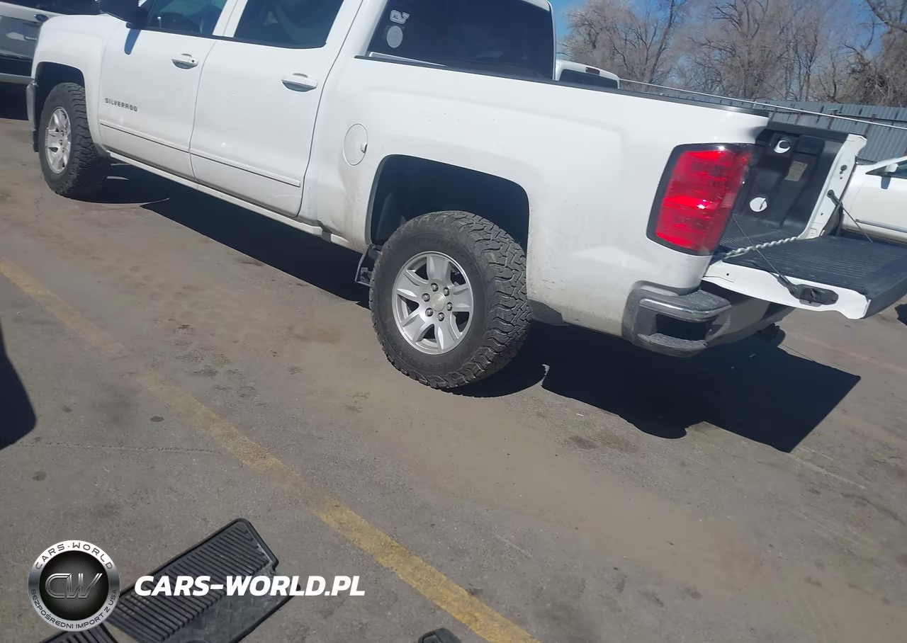 2018 Chevrolet Silverado 1500 1Lt VIN:3GCUCRER9JG105220 - 3