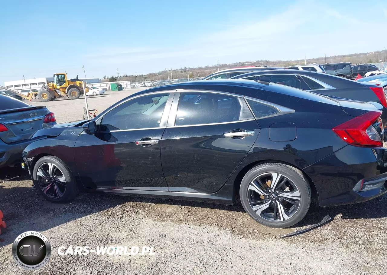 2017 Honda Civic Touring VIN:19XFC1F9XHE000992 - 14