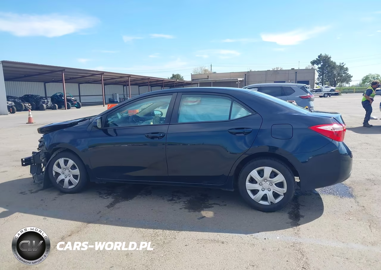 2017 Toyota Corolla Le VIN:5YFBURHE1HP733158 - 15