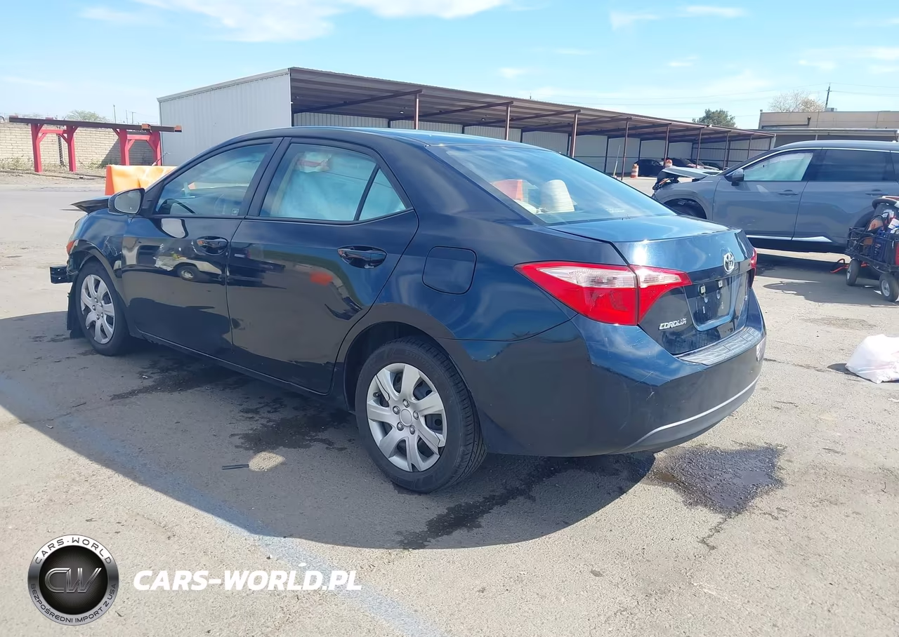 2017 Toyota Corolla Le VIN:5YFBURHE1HP733158 - 3