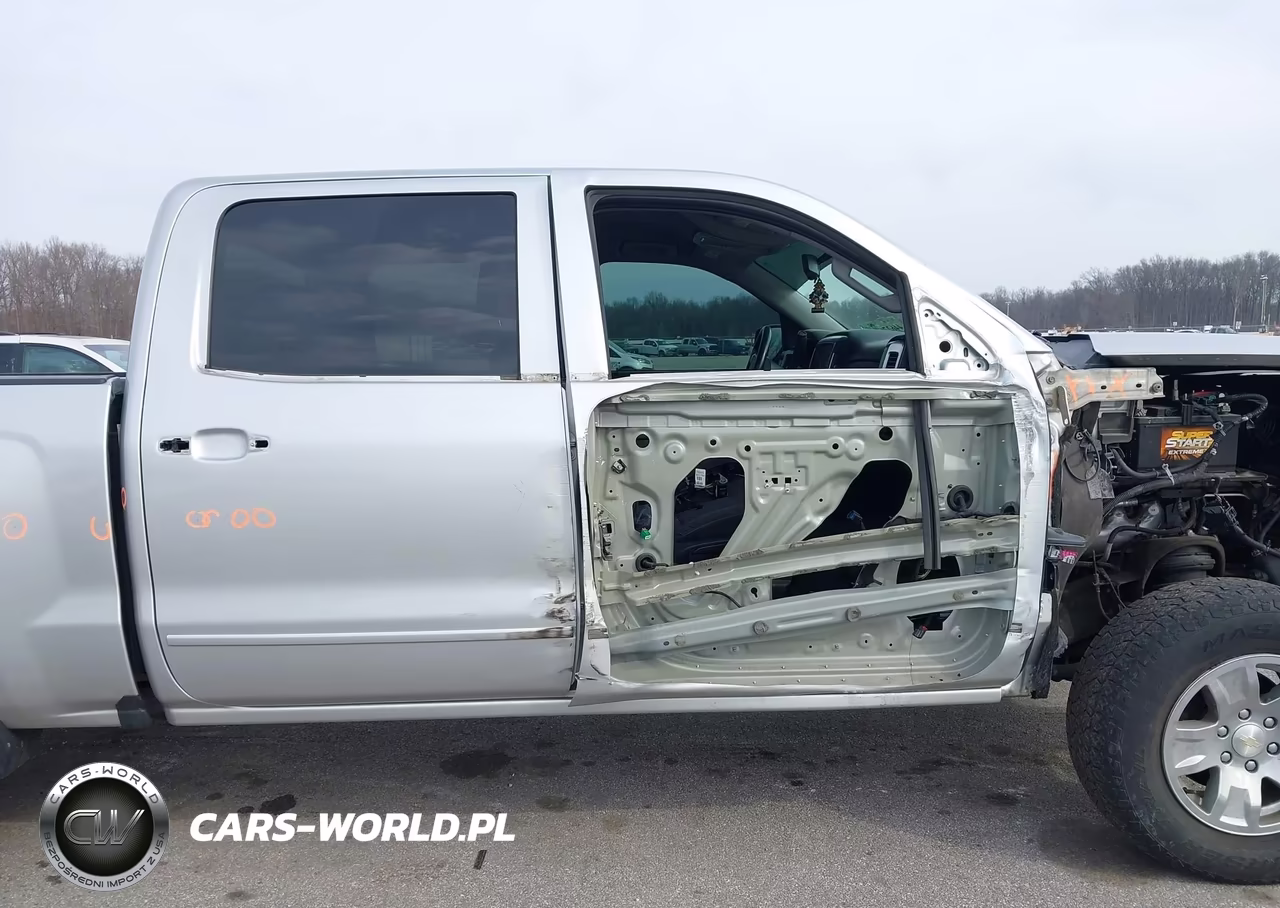 2018 Chevrolet Silverado 1500 1Lt VIN:3GCUKREC3JG620857 - 14