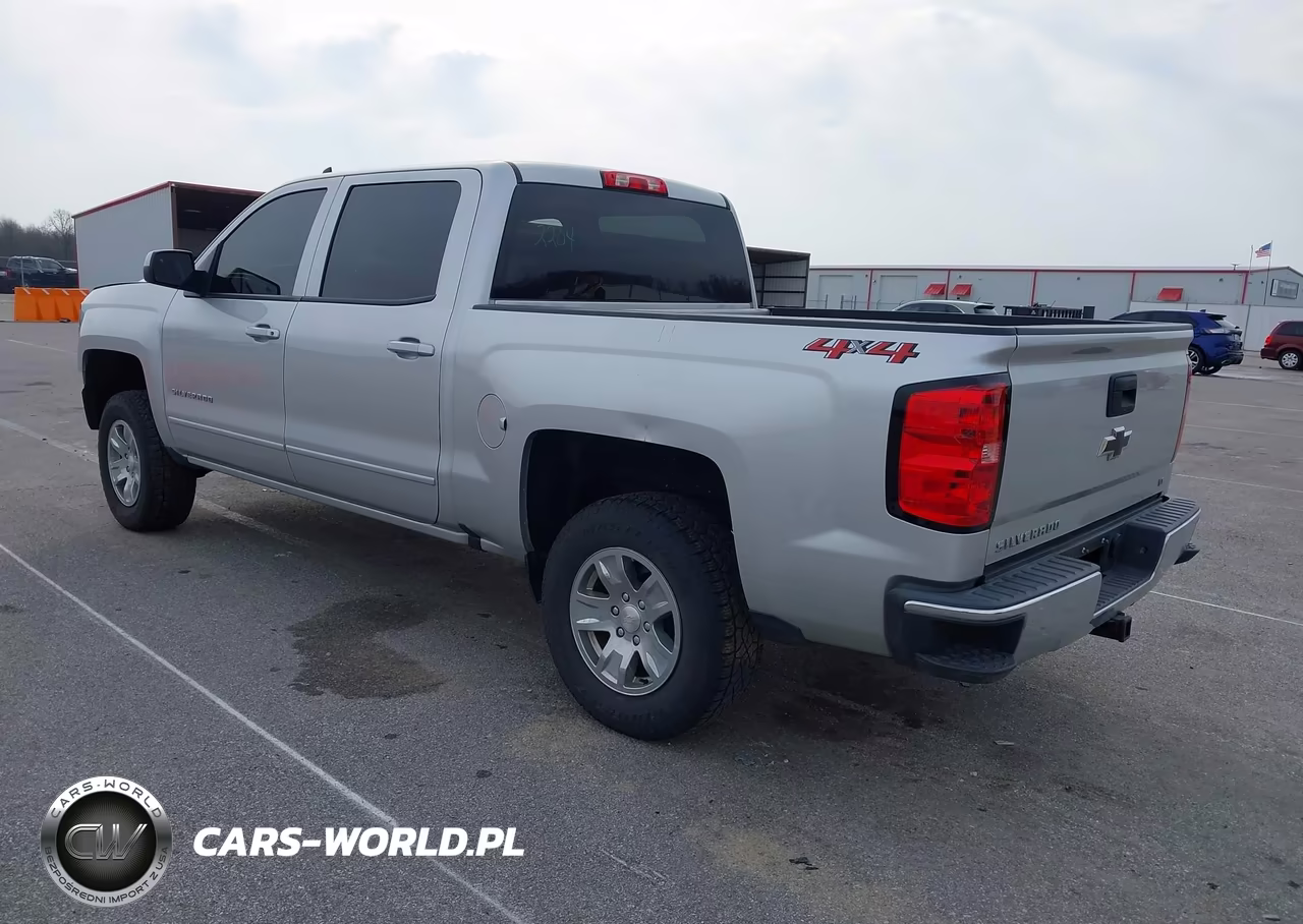 2018 Chevrolet Silverado 1500 1Lt VIN:3GCUKREC3JG620857 - 3