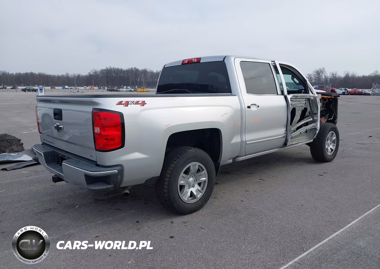 2018 Chevrolet Silverado 1500 1Lt VIN:3GCUKREC3JG620857 - 4