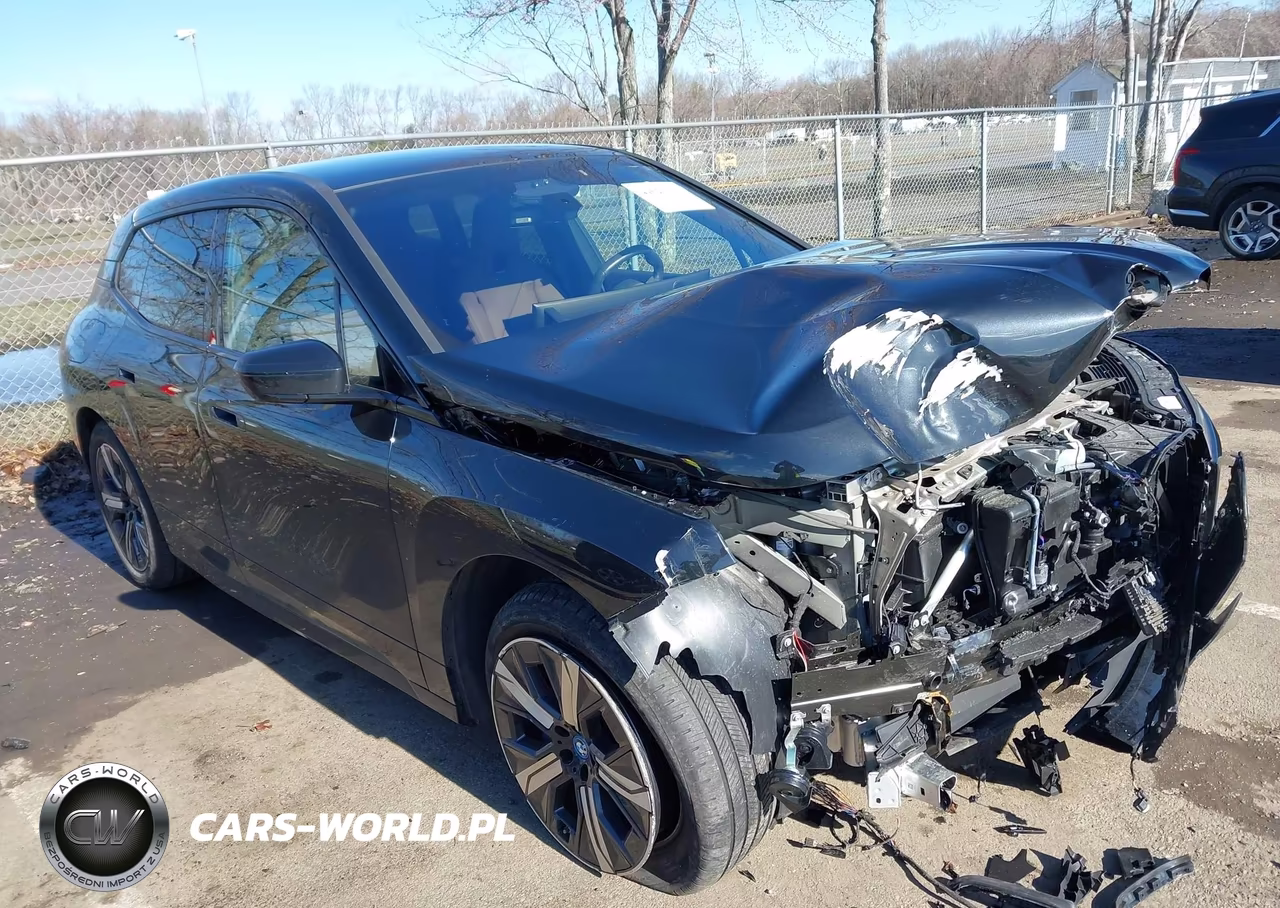 2025 BMW Ix xDrive50 – zdjęcie 1 z 16