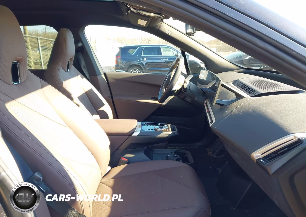 2025 BMW Ix xDrive50 VIN:WB523CF07SCS26350 - 5