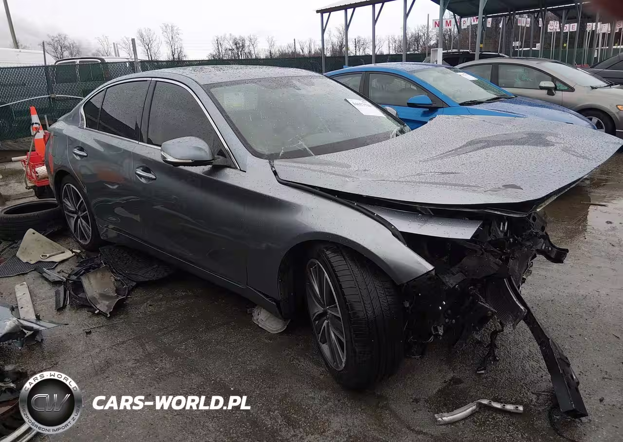 2015 Infiniti Q50 Premium