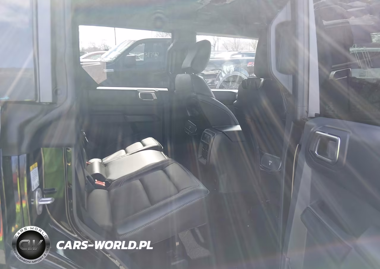 2025 Ford Bronco Outer Banks VIN:1FMDE8BH6SLB78495 - 8