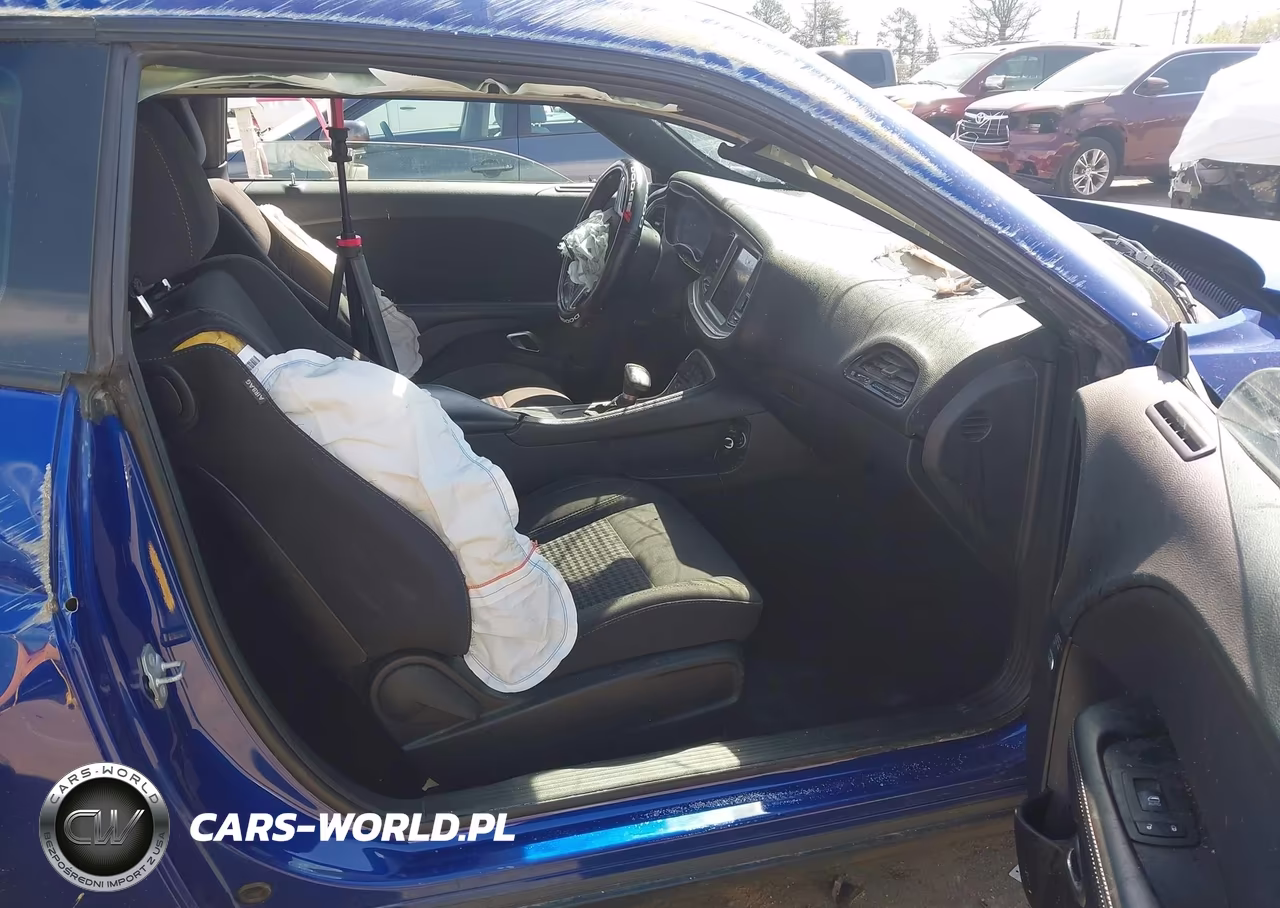2019 Dodge Challenger Sxt VIN:2C3CDZAG6KH602700 - 5