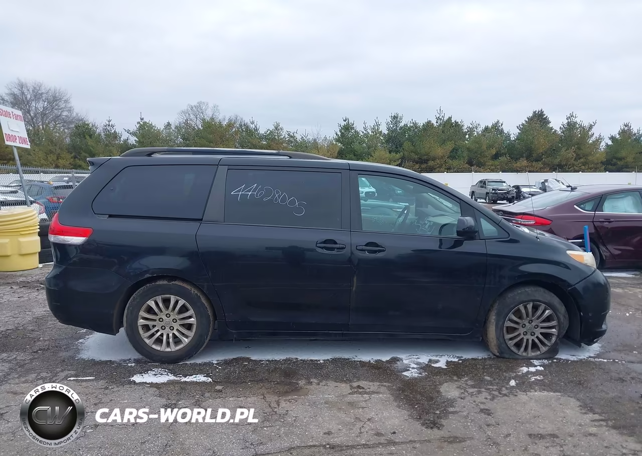 2011 Toyota Sienna Xle V6 VIN:5TDYK3DC8BS123581 - 13